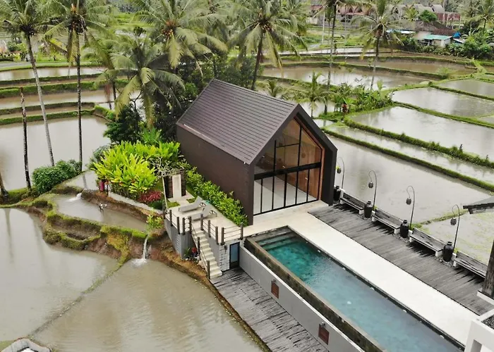 Hotel Umah Tirta Estate 3*